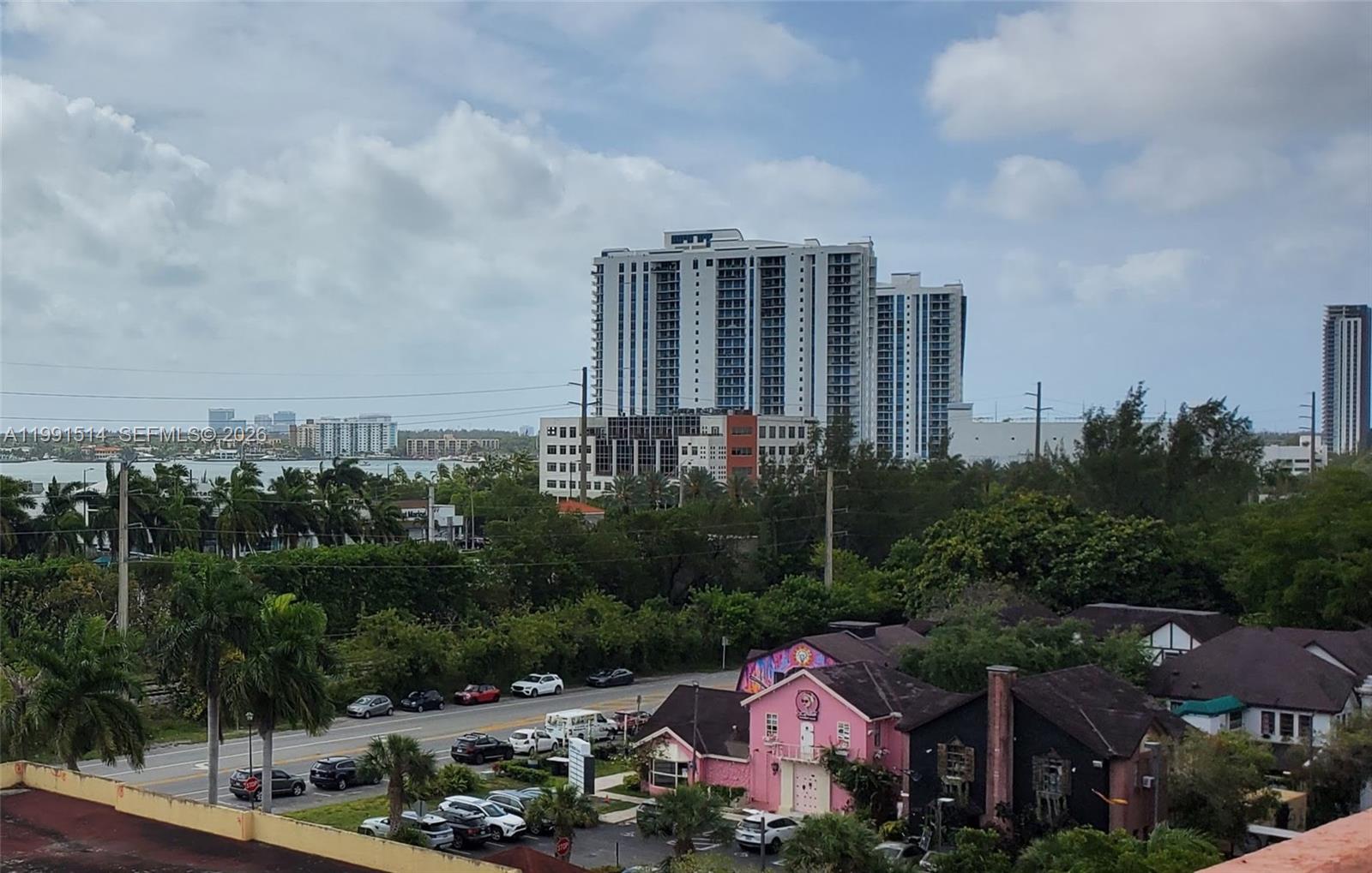 GREYNOLDS PARK CLUB CONDO - Residential