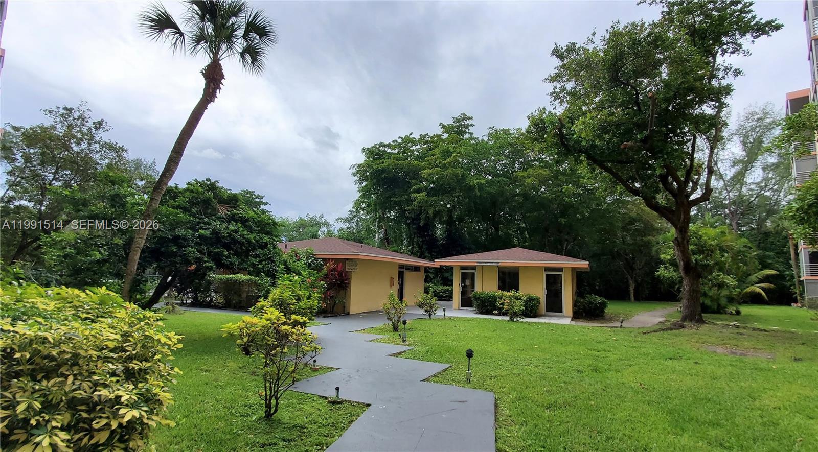 GREYNOLDS PARK CLUB CONDO - Residential