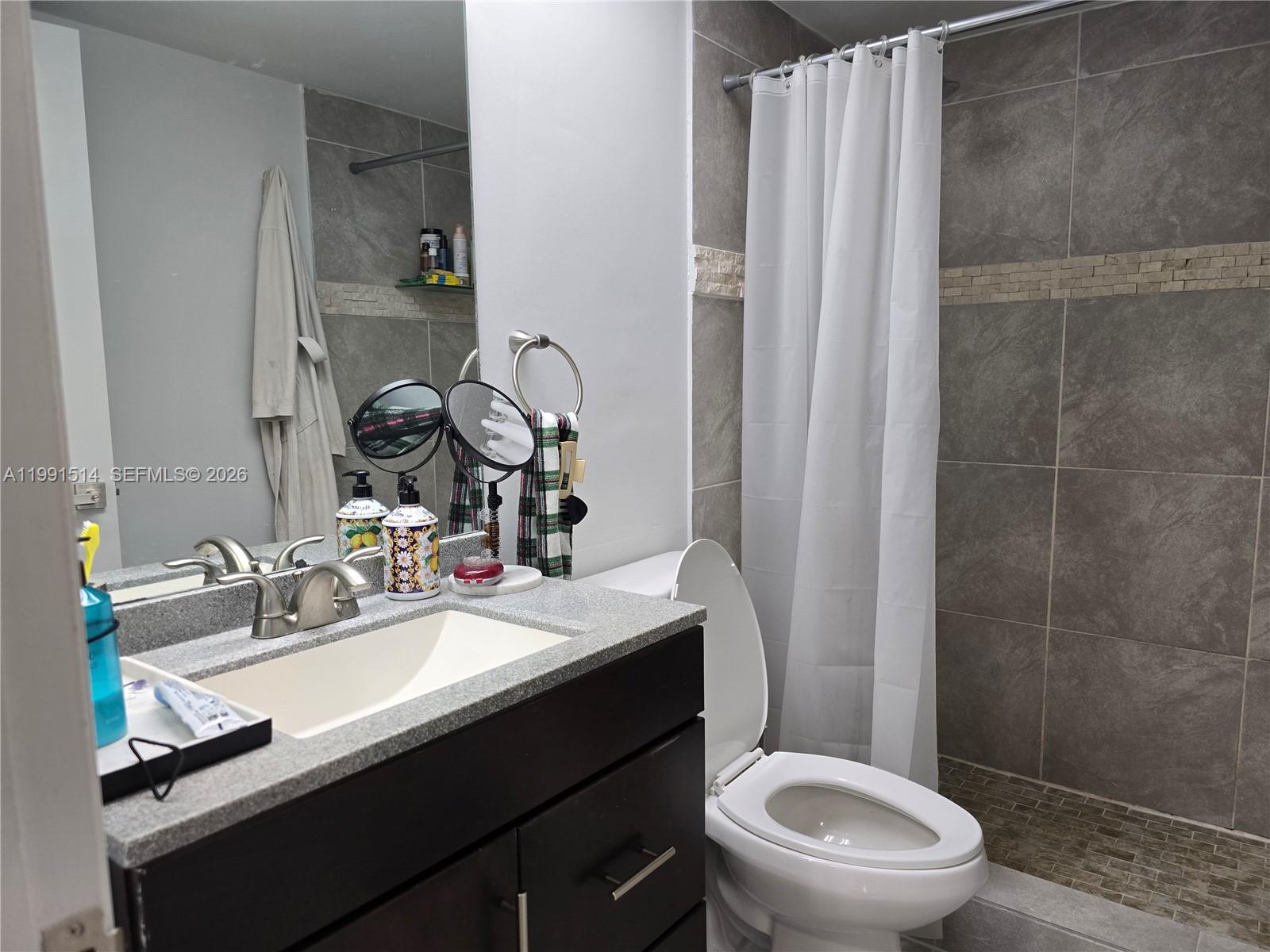 GREYNOLDS PARK CLUB CONDO - Residential