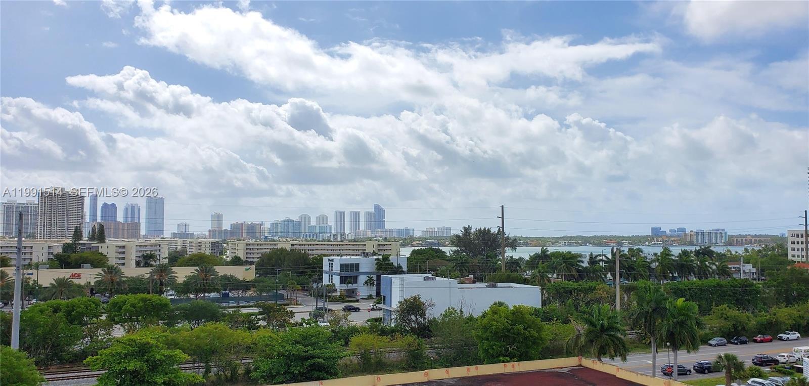 GREYNOLDS PARK CLUB CONDO - Residential