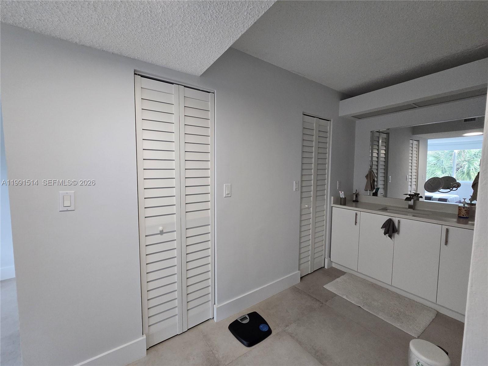 GREYNOLDS PARK CLUB CONDO - Residential