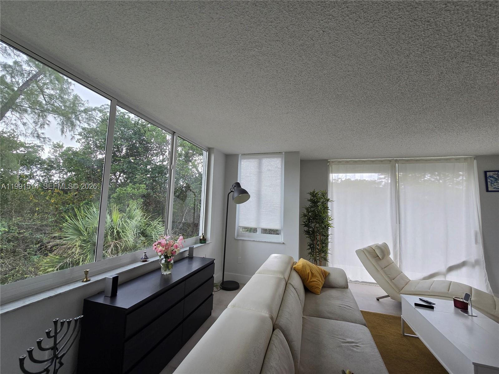 View photos, virtual tours, details... 17890 W Dixie Hwy 307