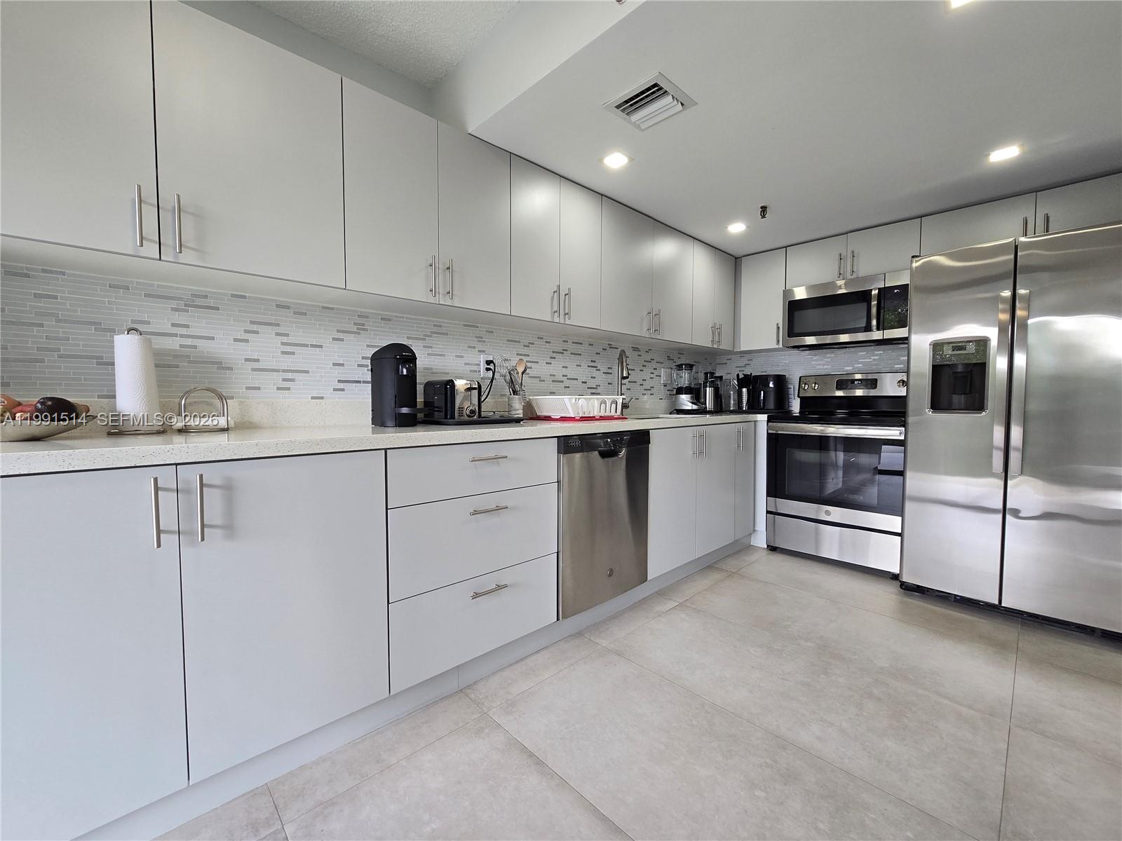 GREYNOLDS PARK CLUB CONDO - Residential