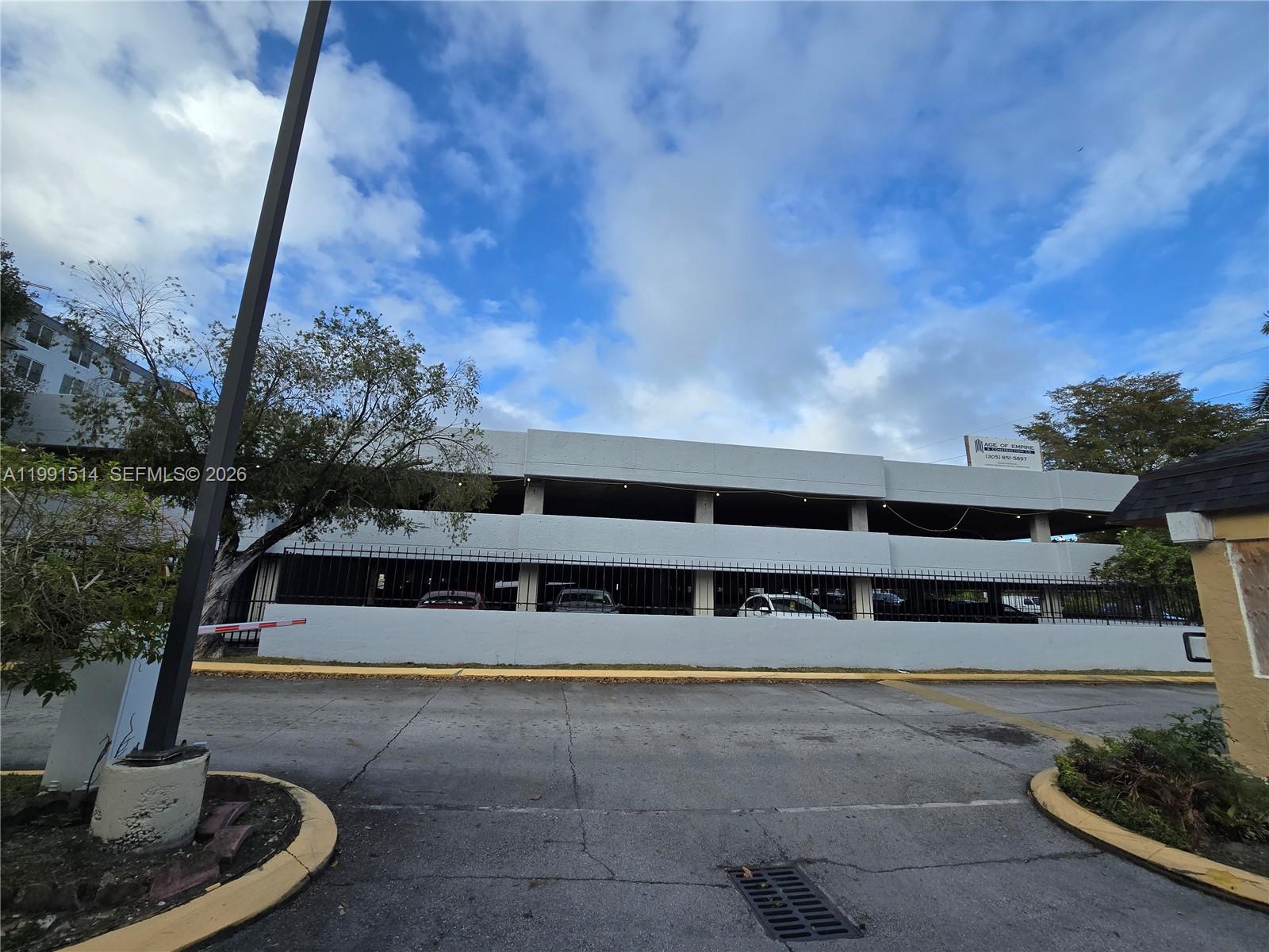 GREYNOLDS PARK CLUB CONDO - Residential