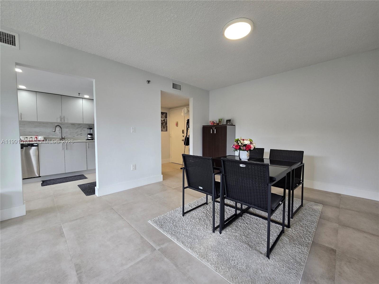 GREYNOLDS PARK CLUB CONDO - Residential