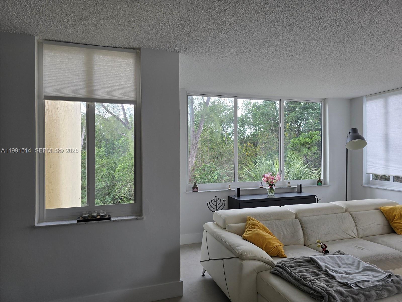 View photos, virtual tours, details... 17890 W Dixie Hwy 307