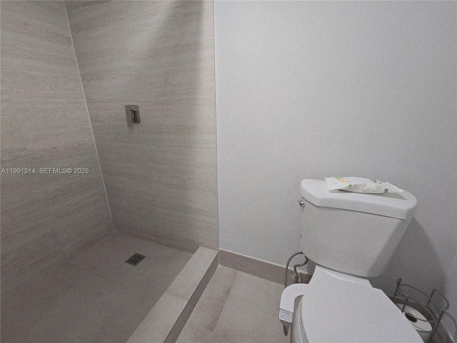 GREYNOLDS PARK CLUB CONDO - Residential