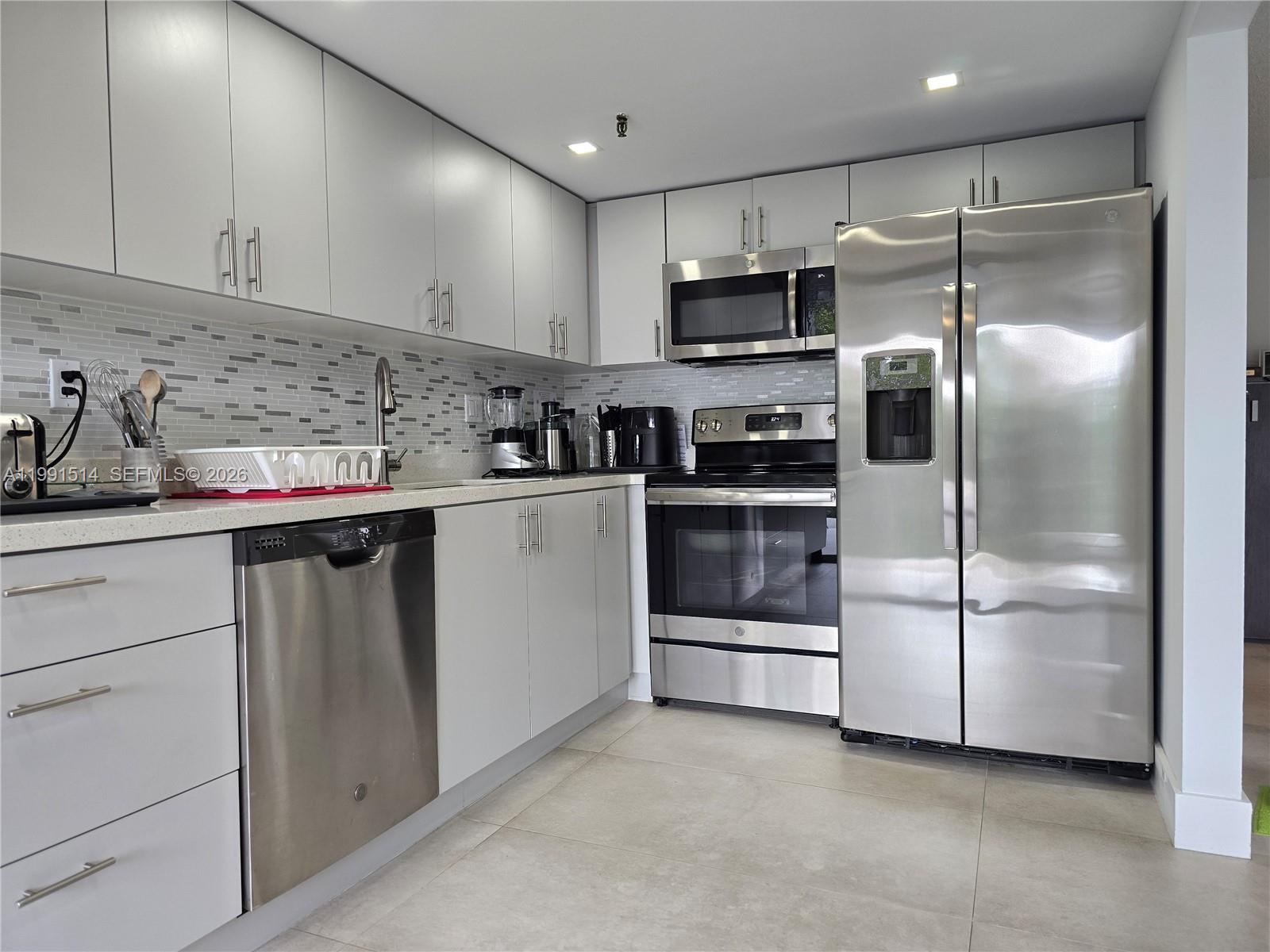 GREYNOLDS PARK CLUB CONDO - Residential