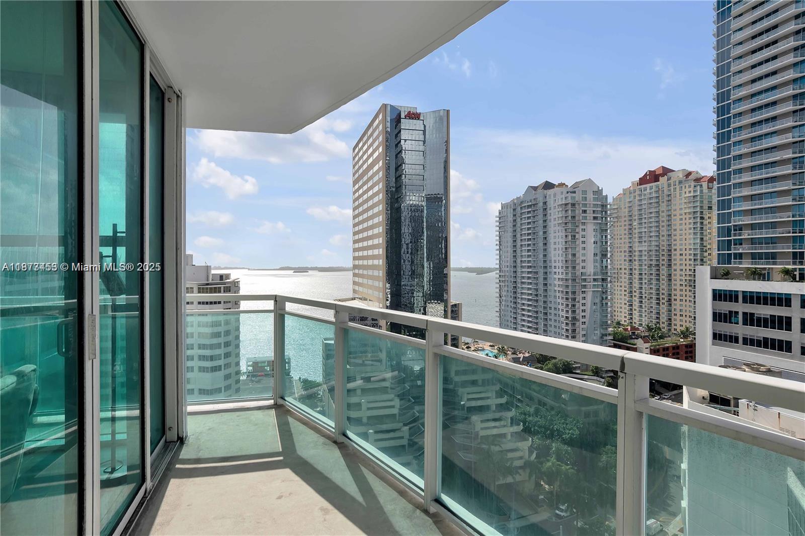 THE PLAZA 901 BRICKELL CO - Residential Lease