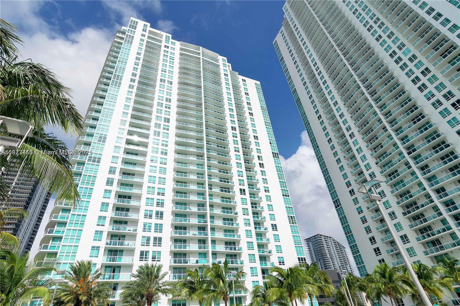 THE PLAZA 901 BRICKELL CO - Residential Lease
