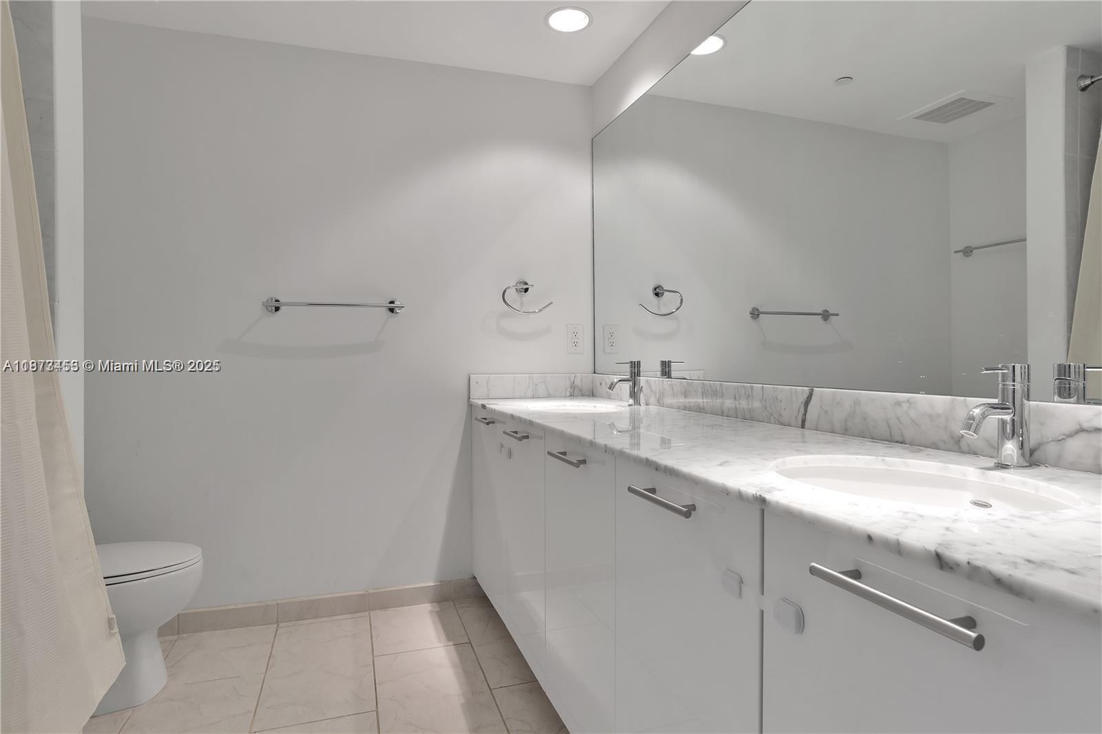 THE PLAZA 901 BRICKELL CO - Residential Lease