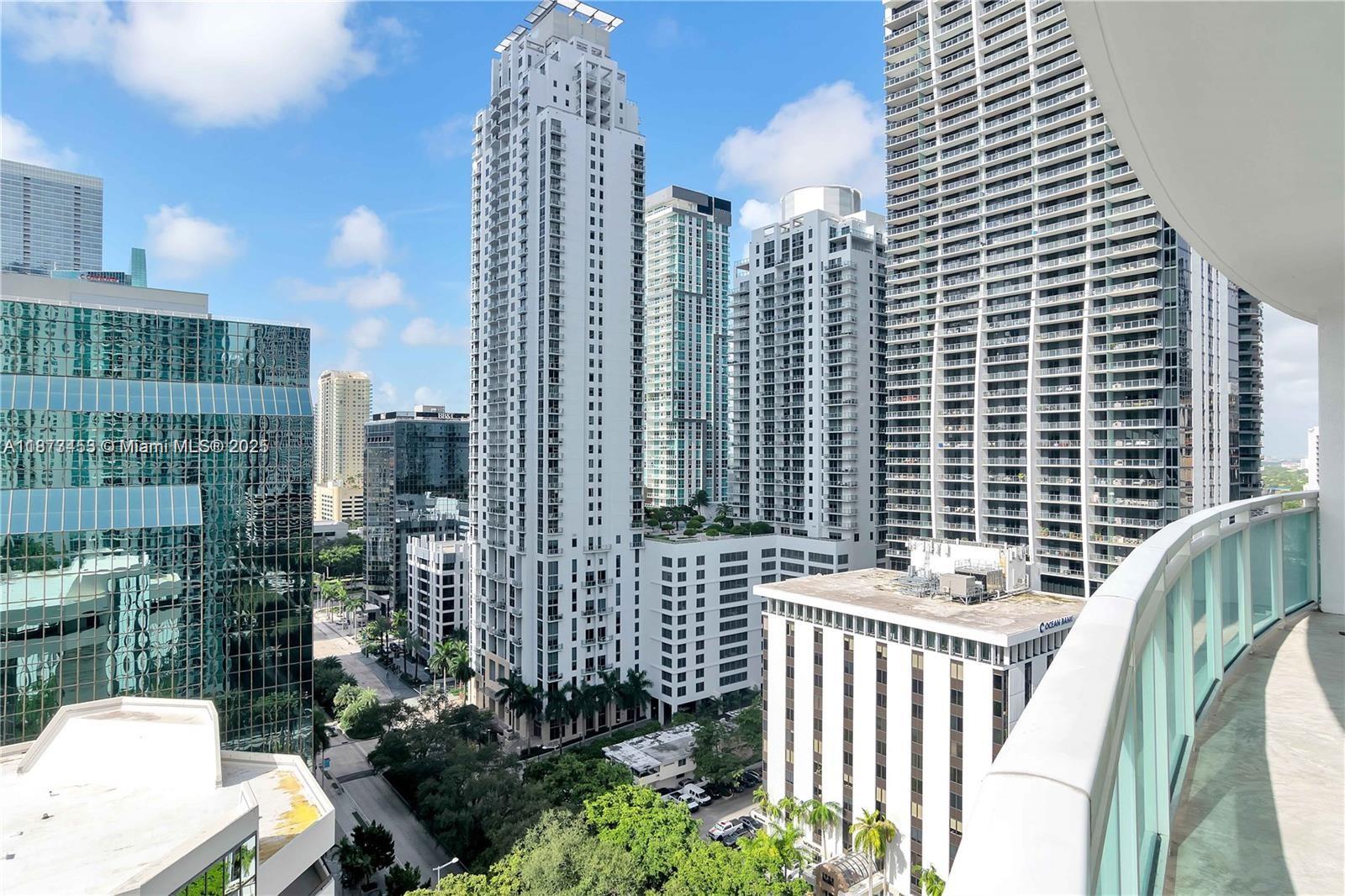 THE PLAZA 901 BRICKELL CO - Residential Lease