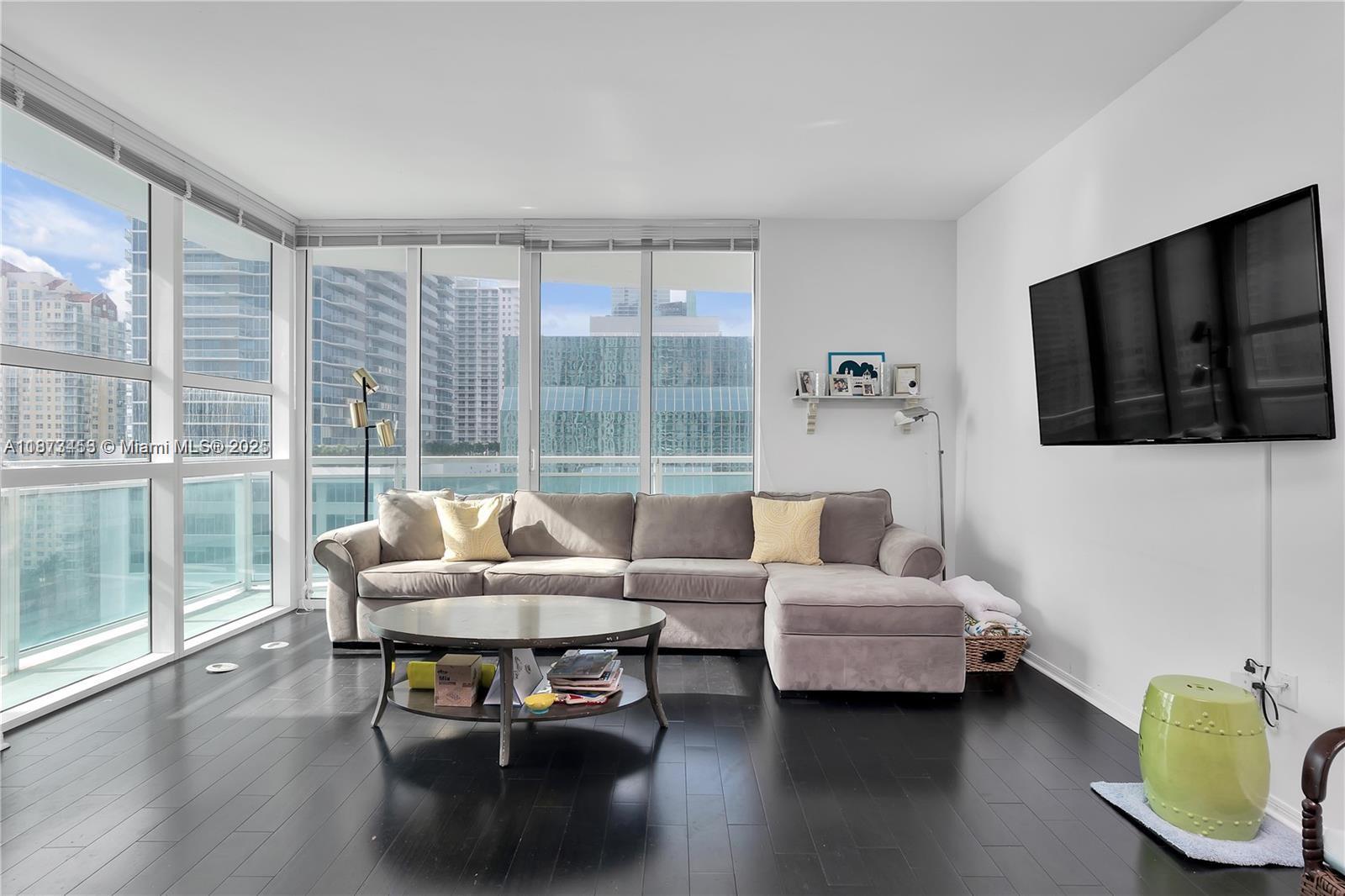 THE PLAZA 901 BRICKELL CO - Residential Lease