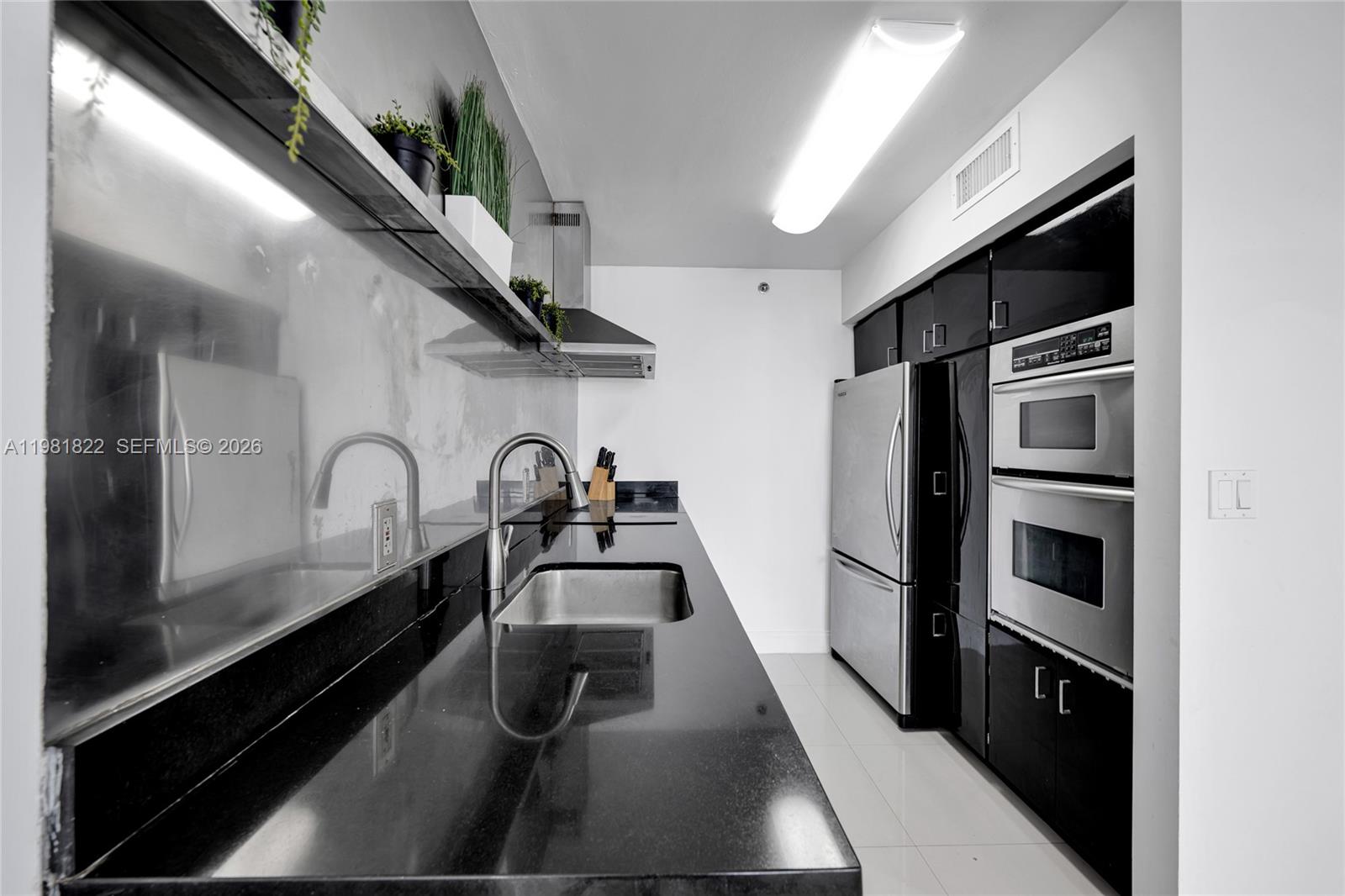 THE DECOPLAGE CONDO - Residential