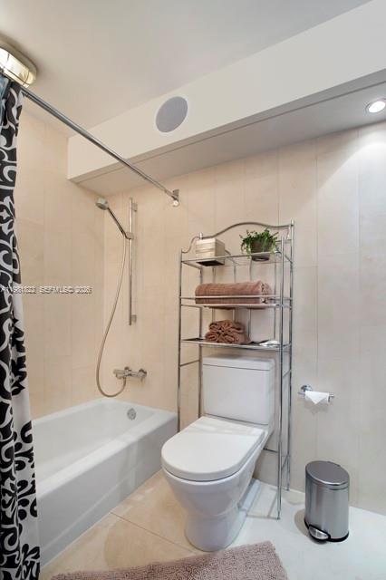 THE DECOPLAGE CONDO - Residential