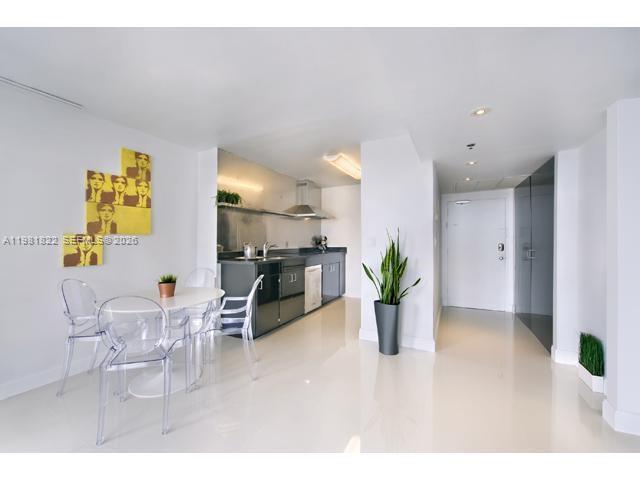 THE DECOPLAGE CONDO - Residential