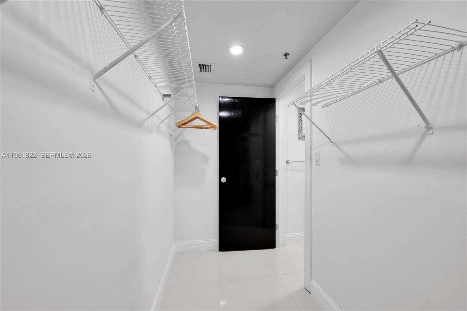 THE DECOPLAGE CONDO - Residential