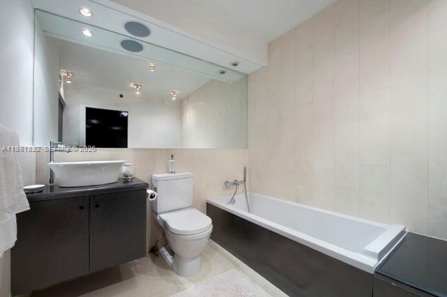 THE DECOPLAGE CONDO - Residential