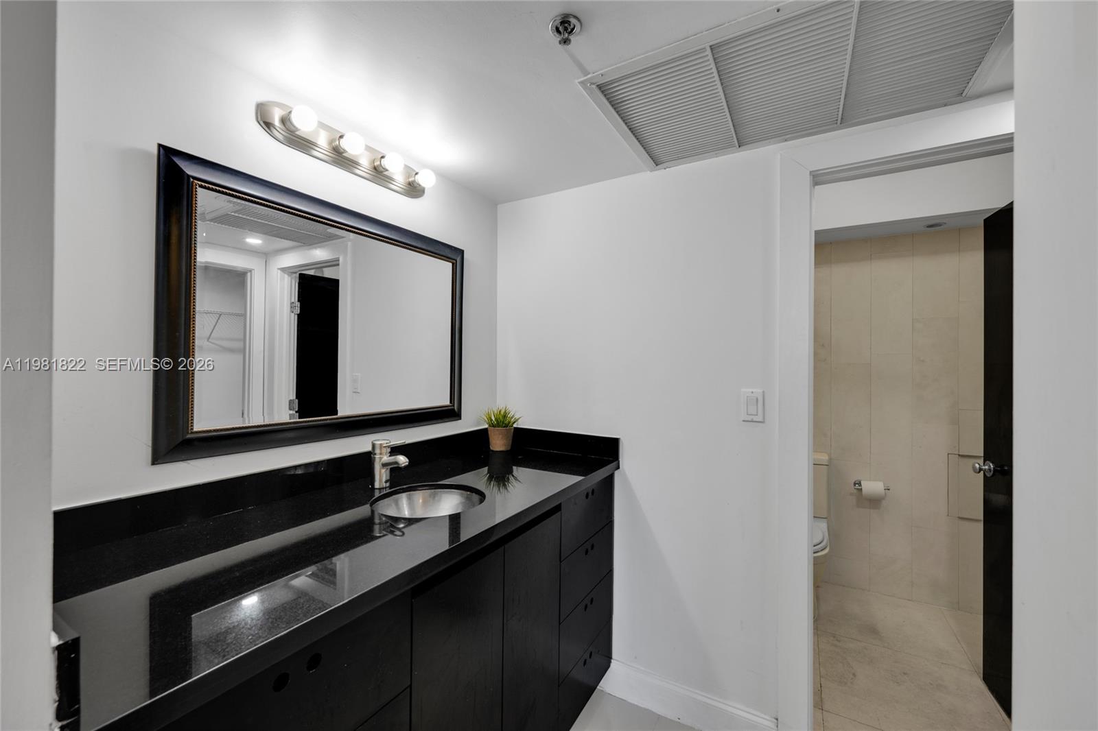 THE DECOPLAGE CONDO - Residential