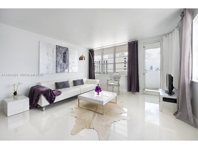 THE DECOPLAGE CONDO - Residential