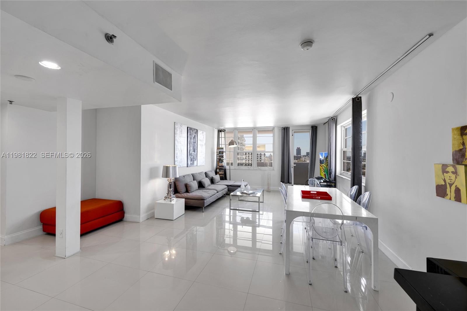 THE DECOPLAGE CONDO - Residential