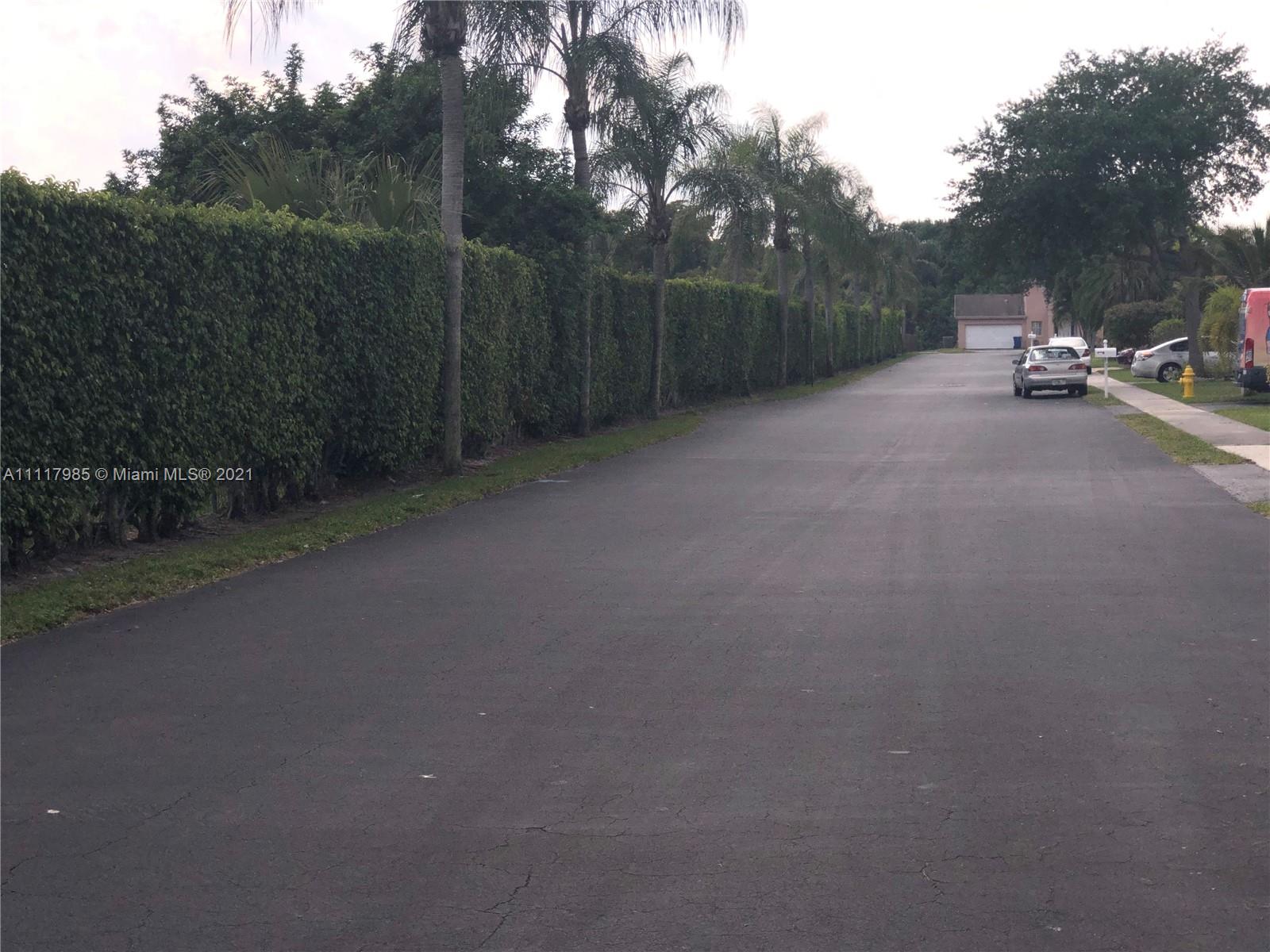 BANYAN ESTATES - Residential