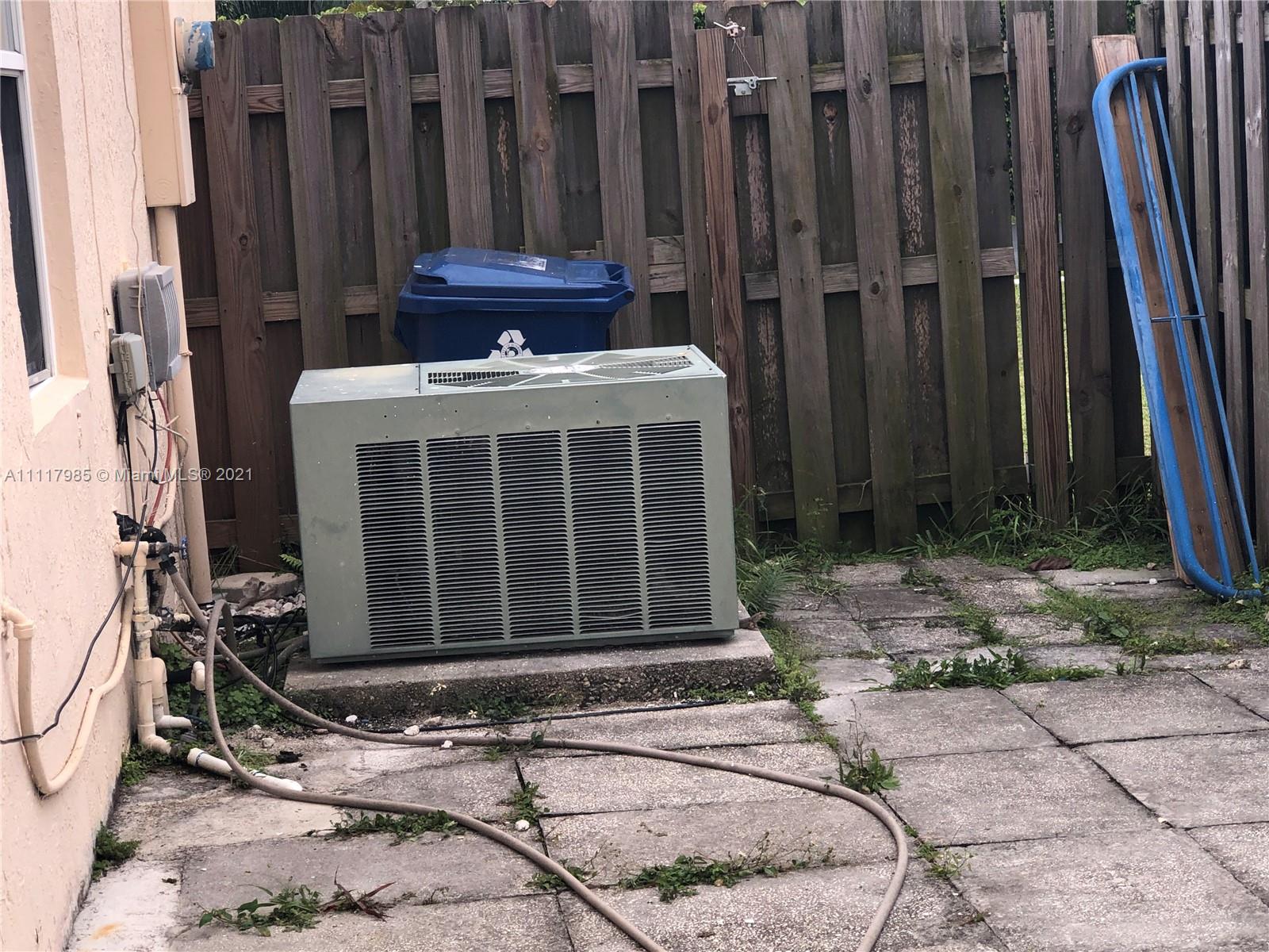 BANYAN ESTATES - Residential