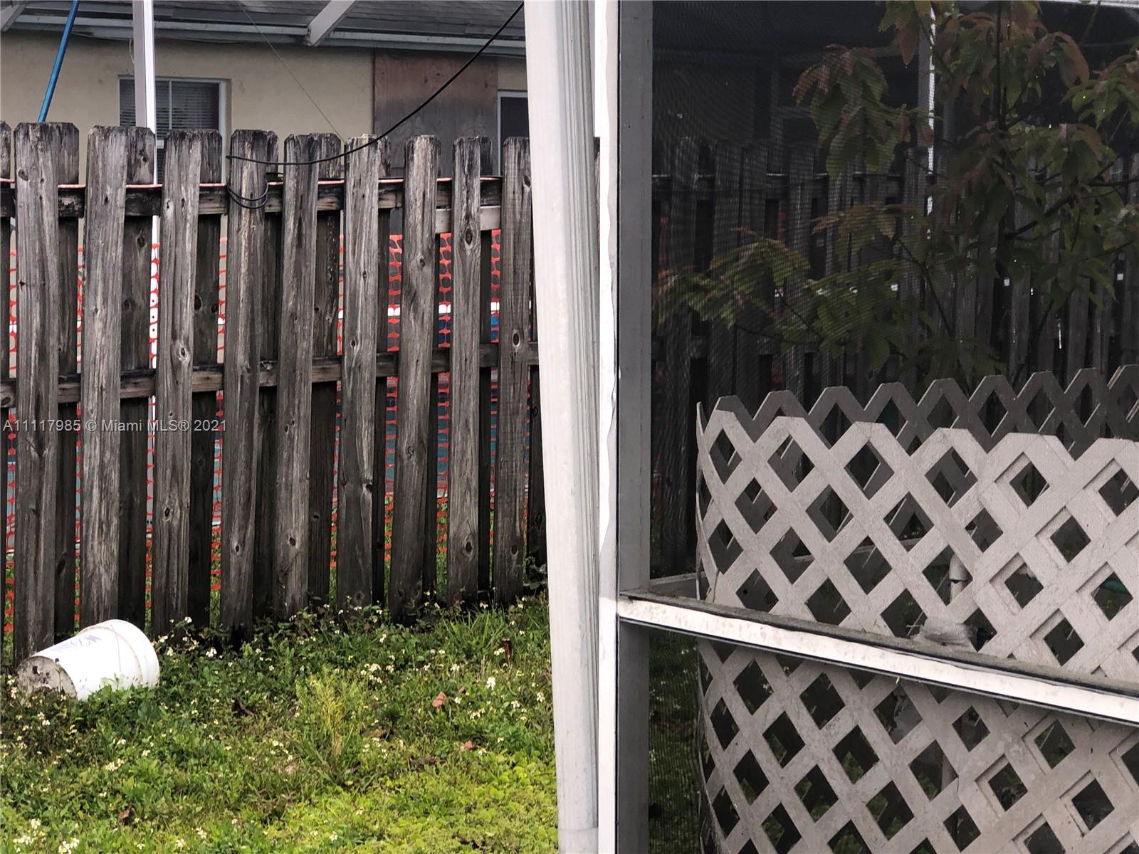 BANYAN ESTATES - Residential