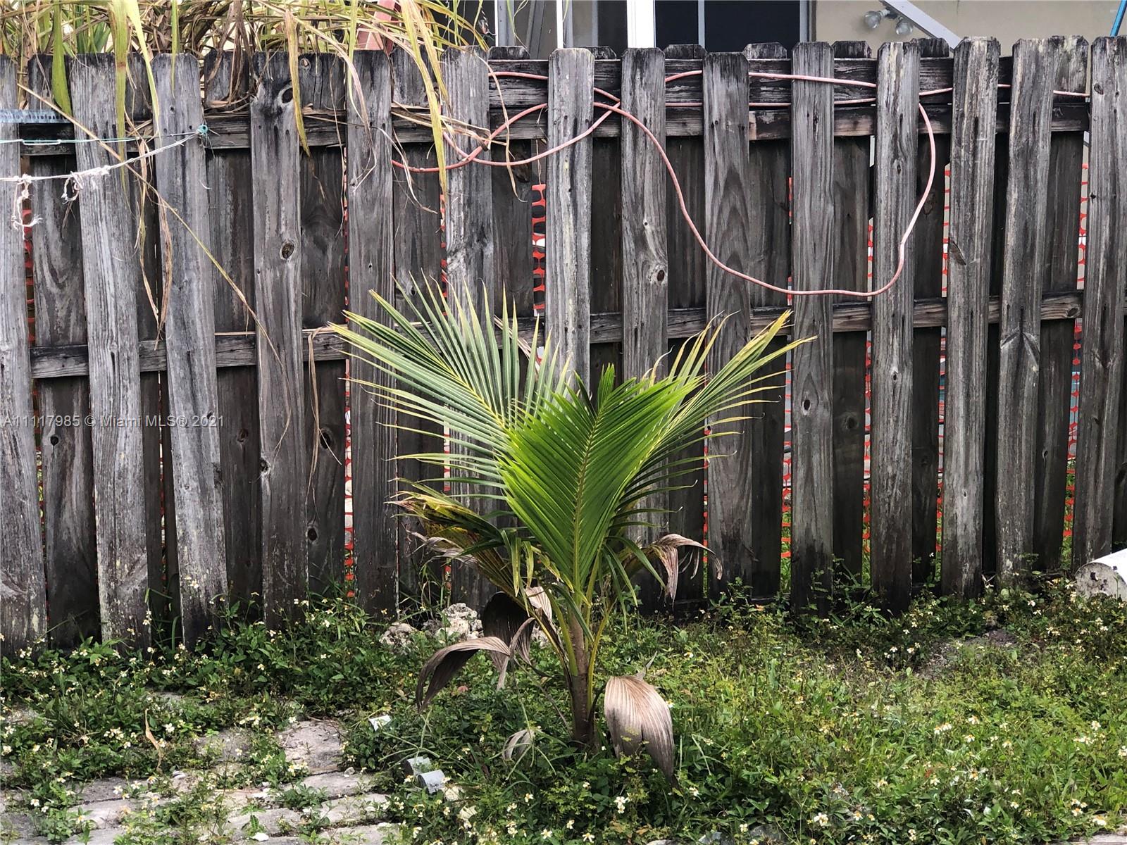 BANYAN ESTATES - Residential