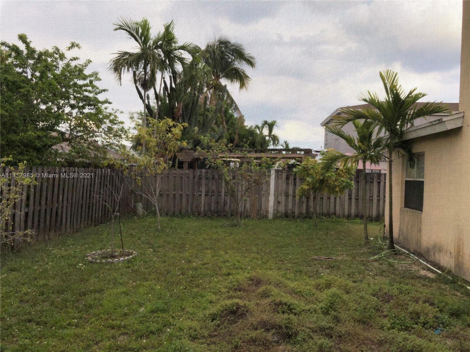 BANYAN ESTATES - Residential