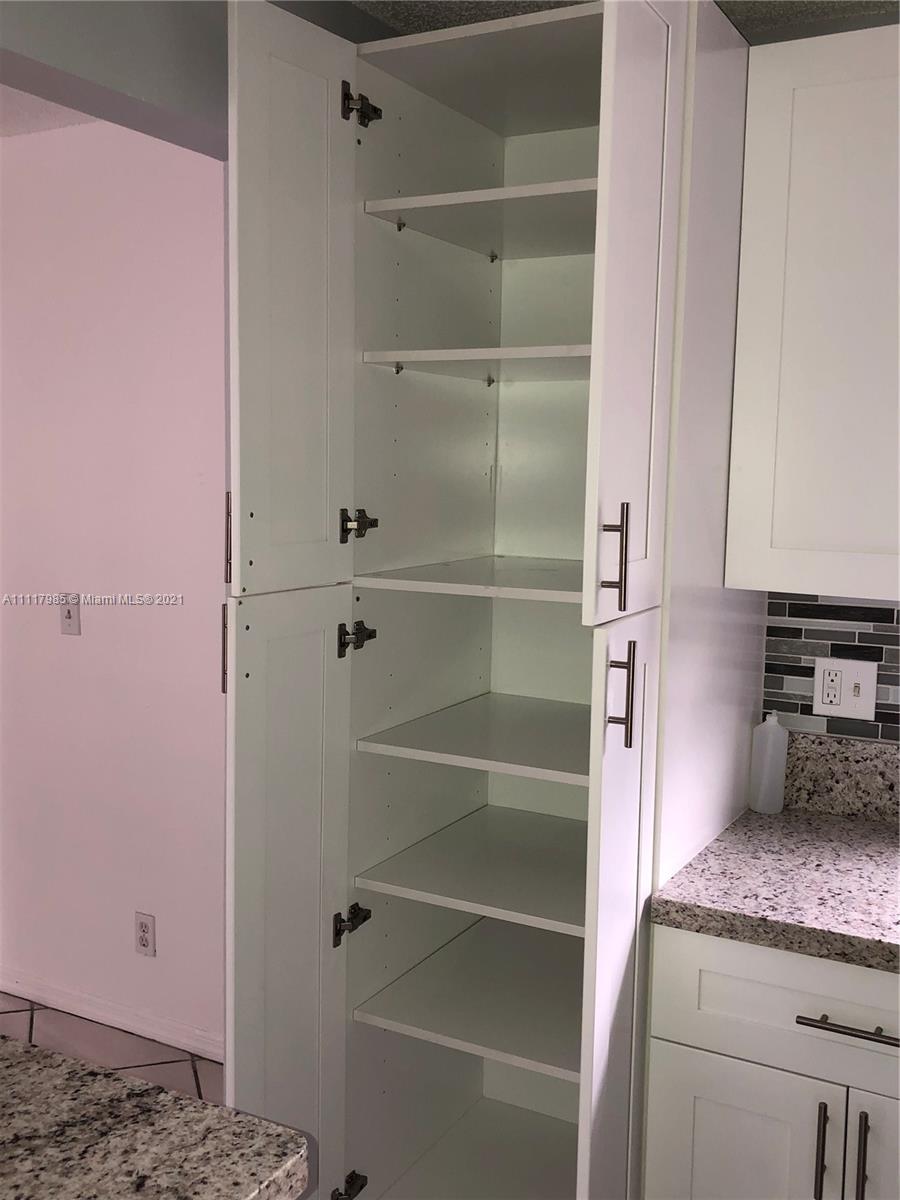 BANYAN ESTATES - Residential