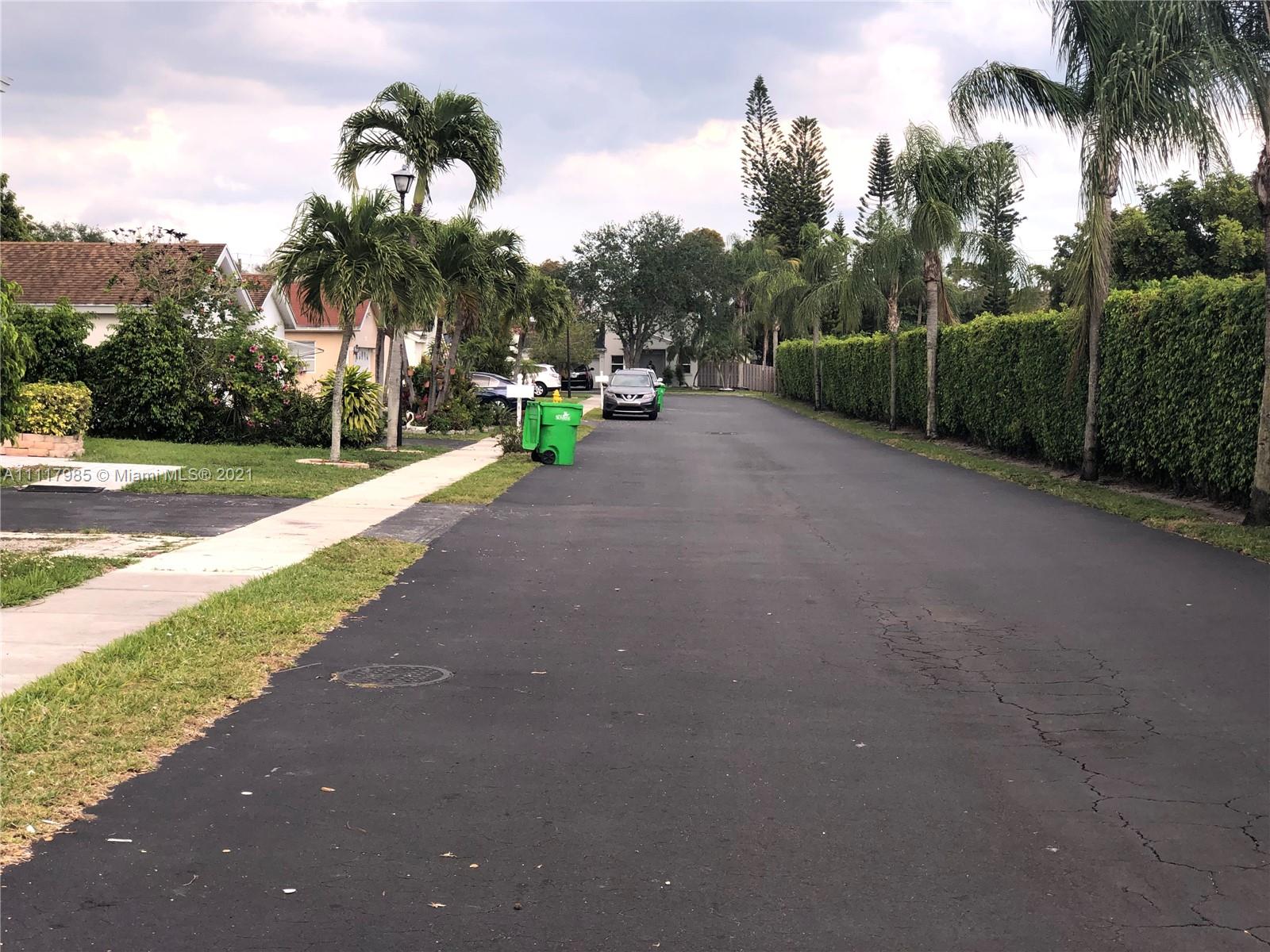 BANYAN ESTATES - Residential