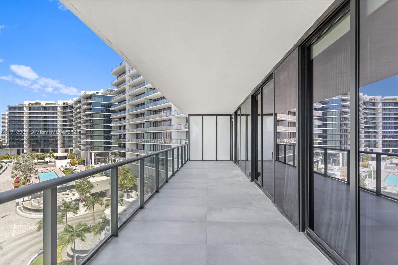 PRIVE CONDO - Residential