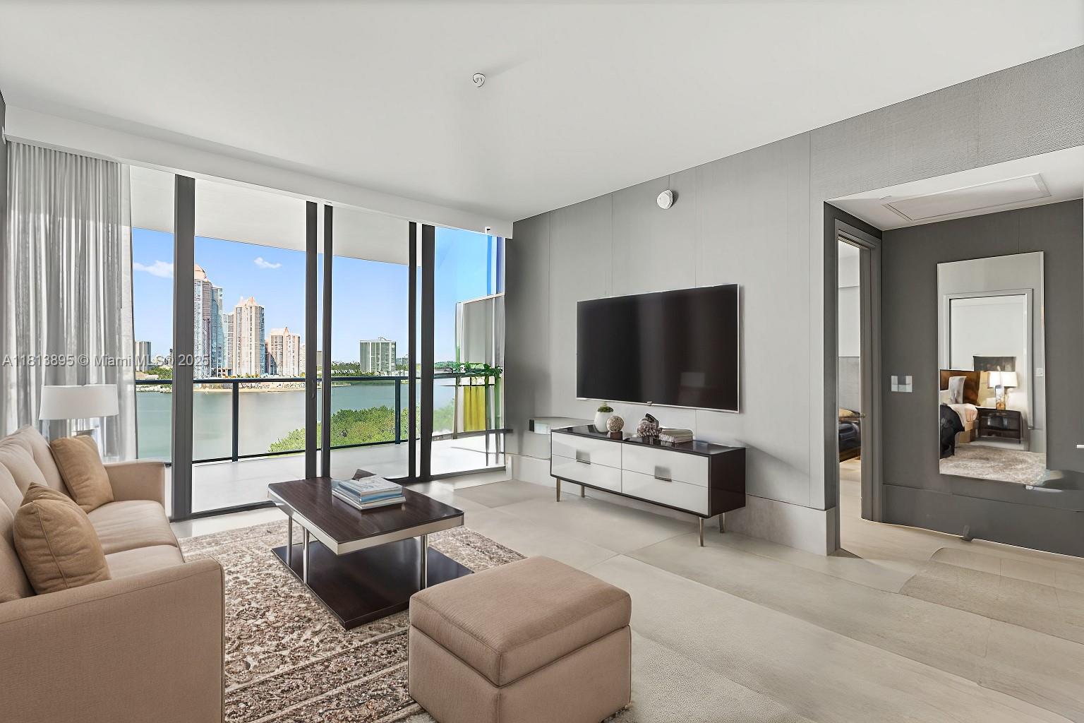 PRIVE CONDO - Residential