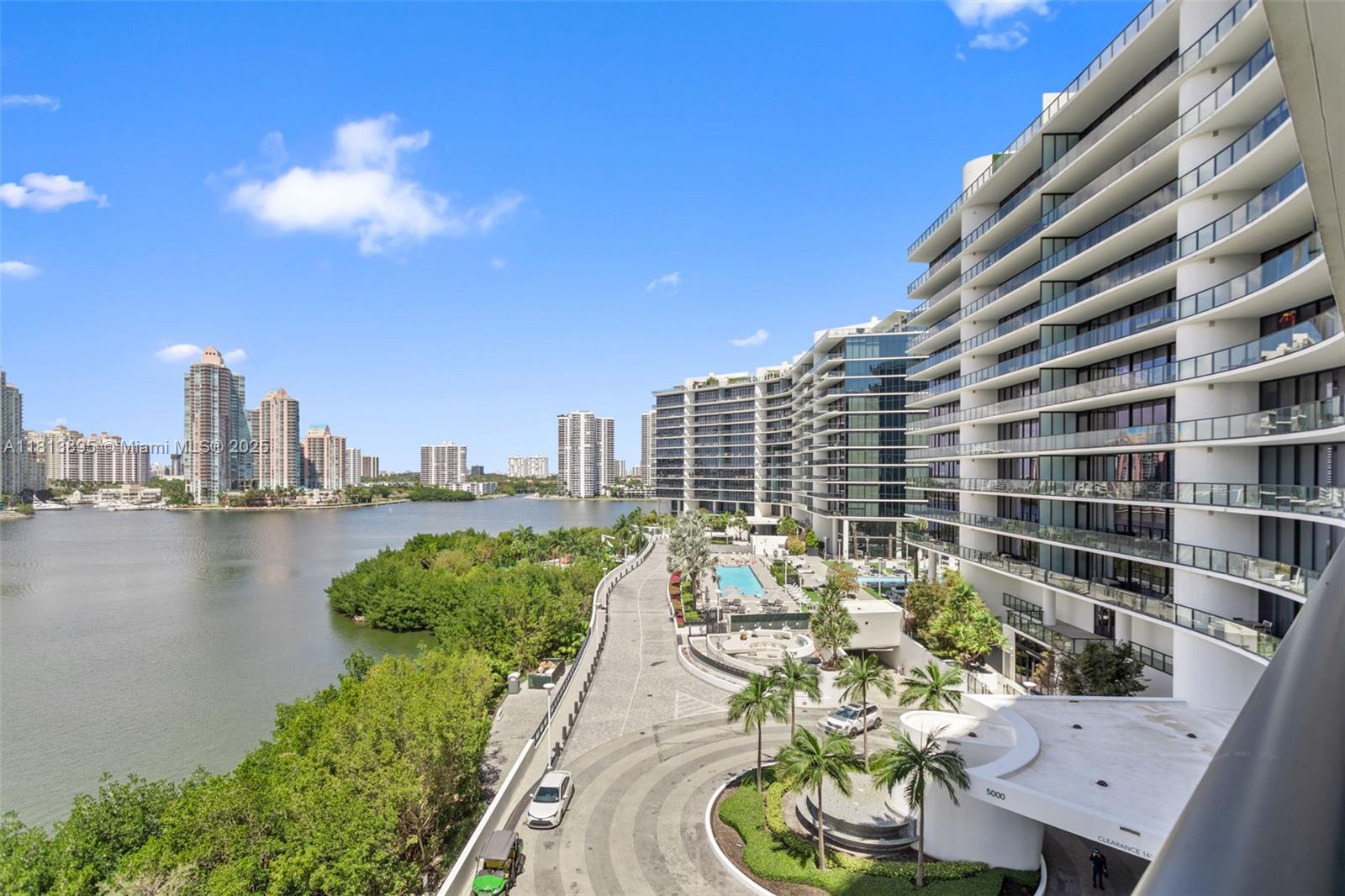 PRIVE CONDO - Residential