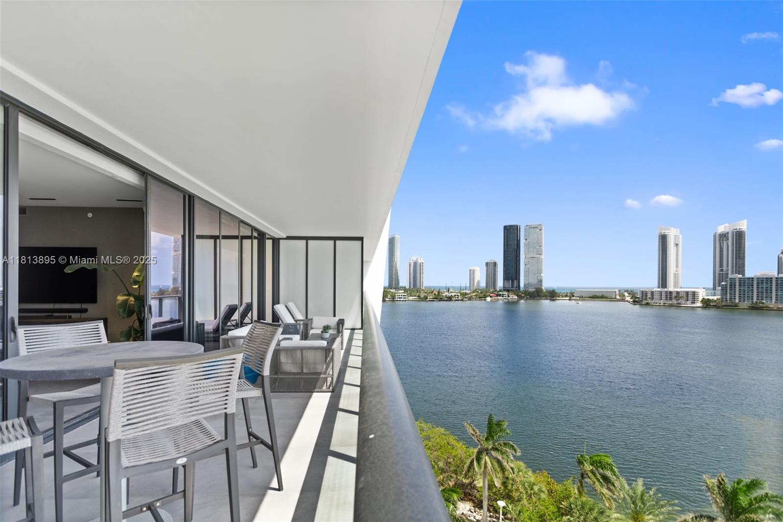 PRIVE CONDO - Residential