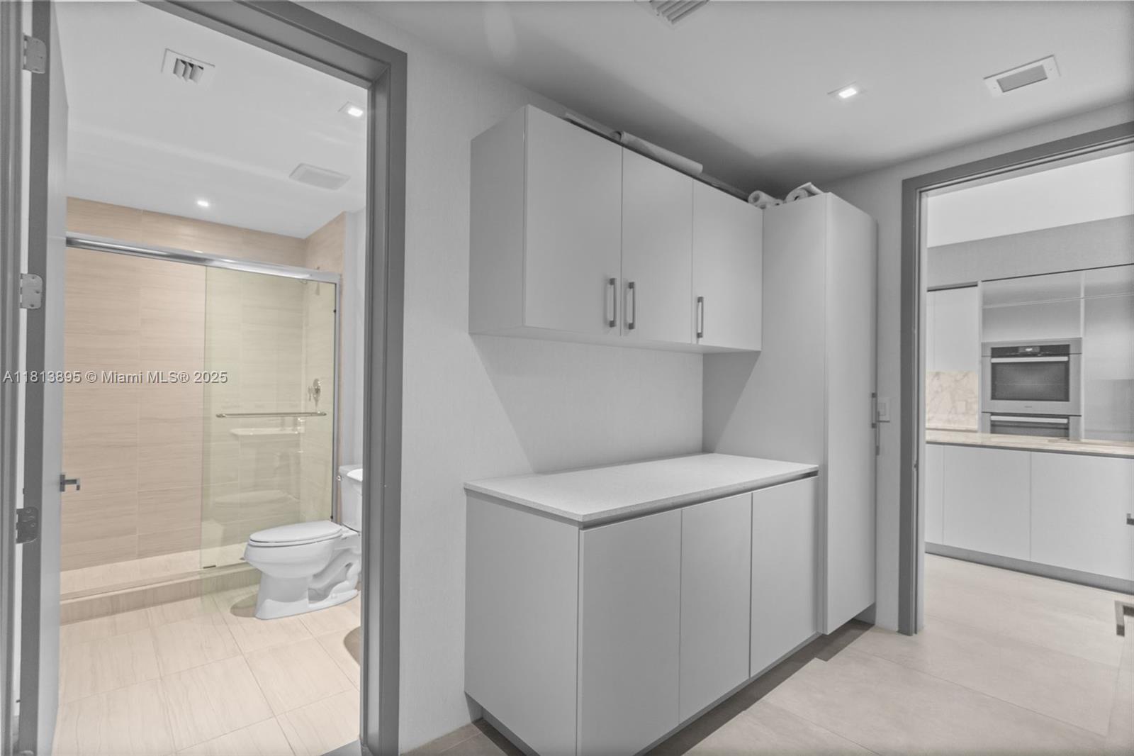 PRIVE CONDO - Residential