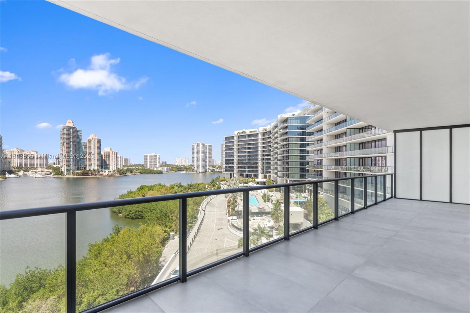 PRIVE CONDO - Residential