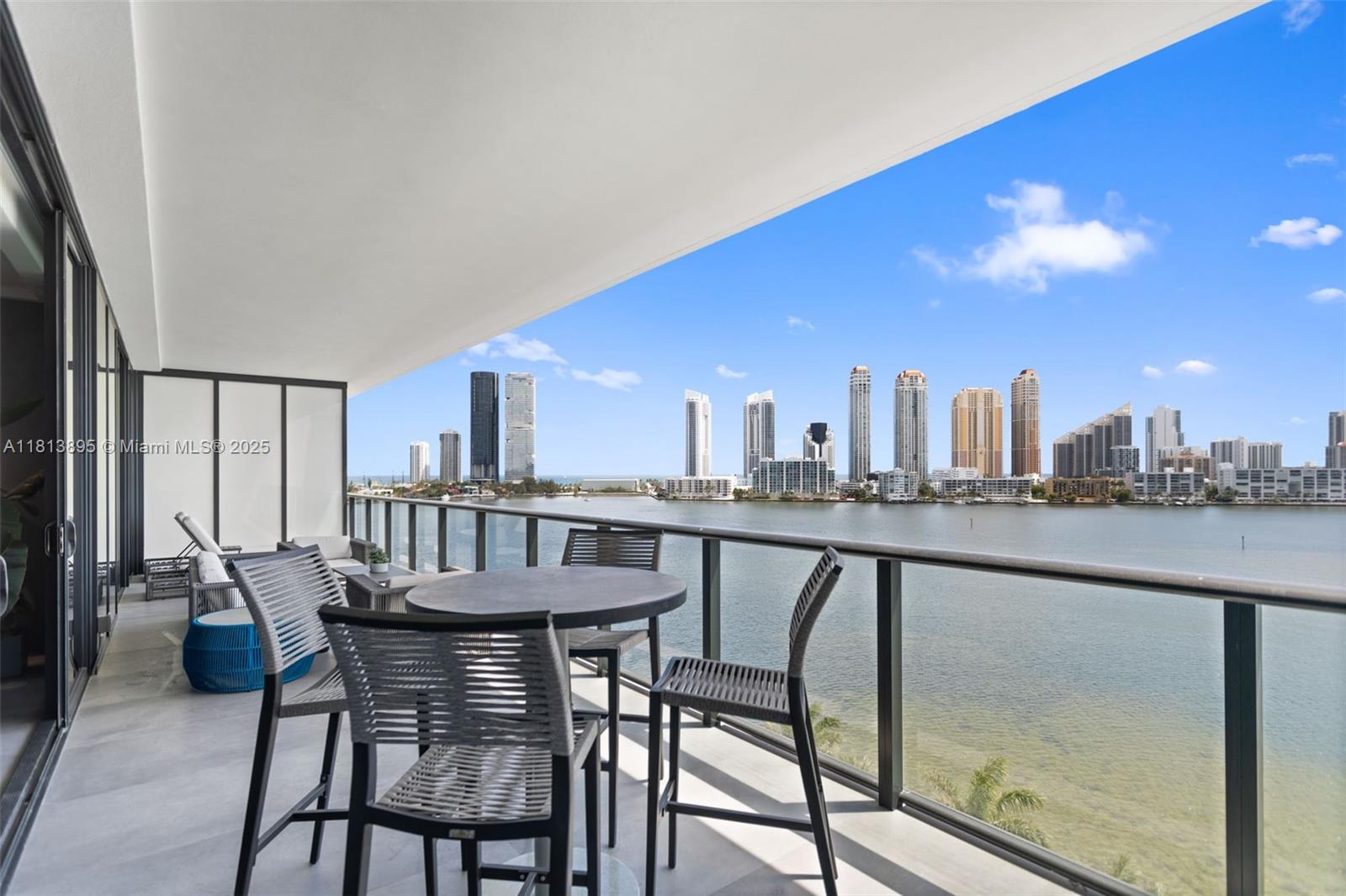 PRIVE CONDO - Residential