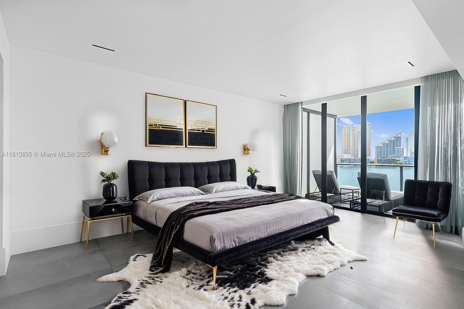 PRIVE CONDO - Residential