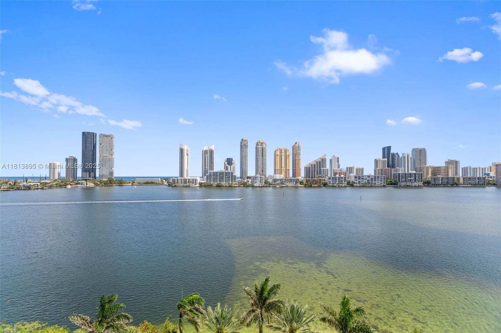 PRIVE CONDO - Residential