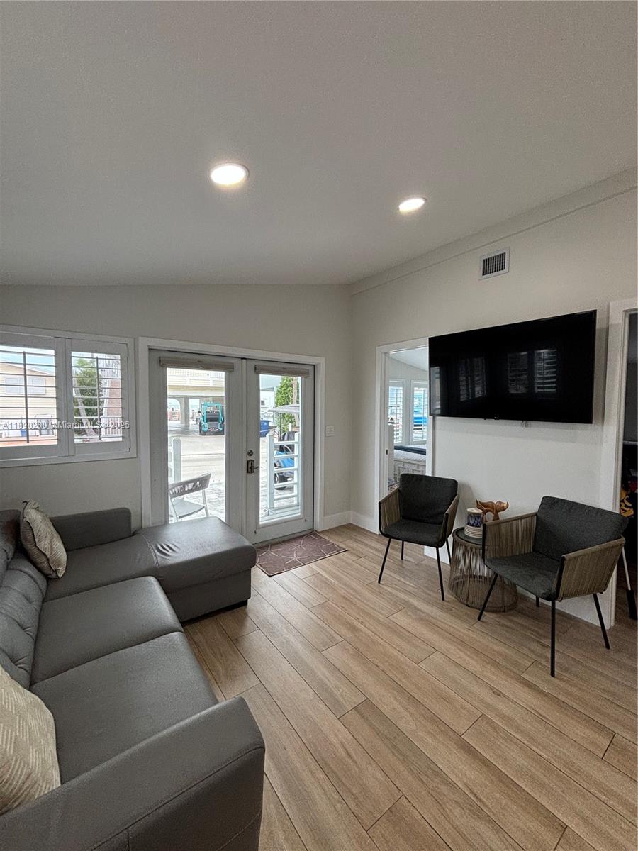 LONG KEY PROP PLAT OF SUR - Residential Lease