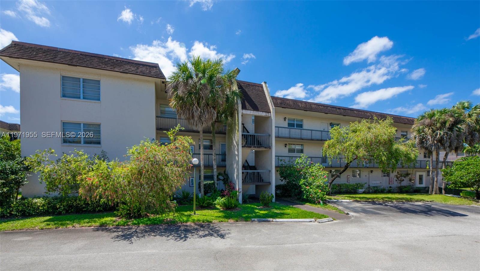 OMEGA CONDO NO 6 - Residential