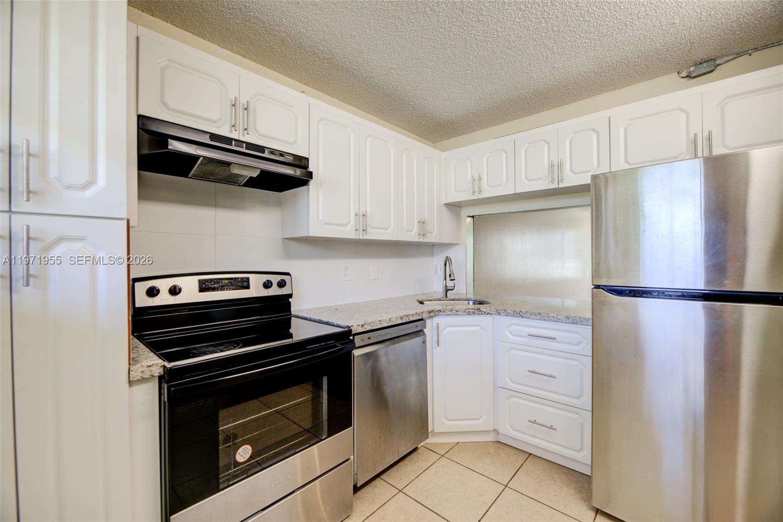 OMEGA CONDO NO 6 - Residential