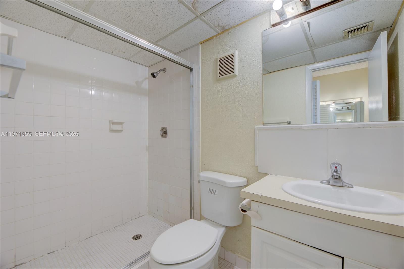 OMEGA CONDO NO 6 - Residential