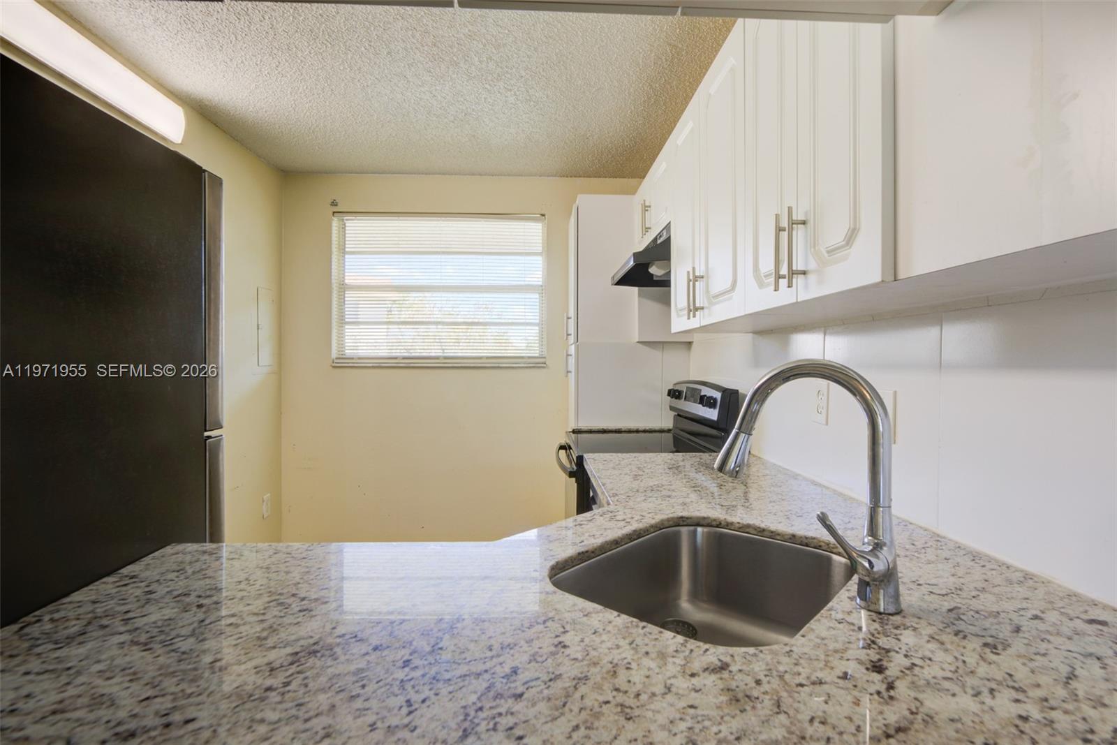 OMEGA CONDO NO 6 - Residential