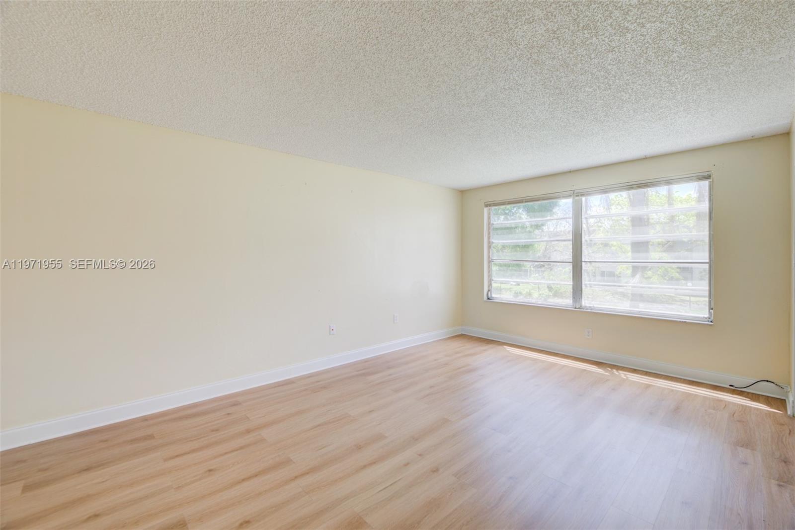 OMEGA CONDO NO 6 - Residential