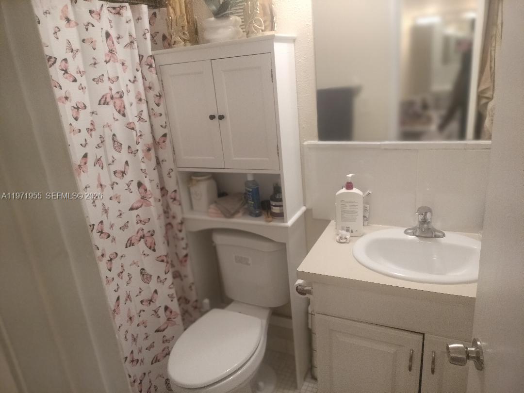 OMEGA CONDO NO 6 - Residential