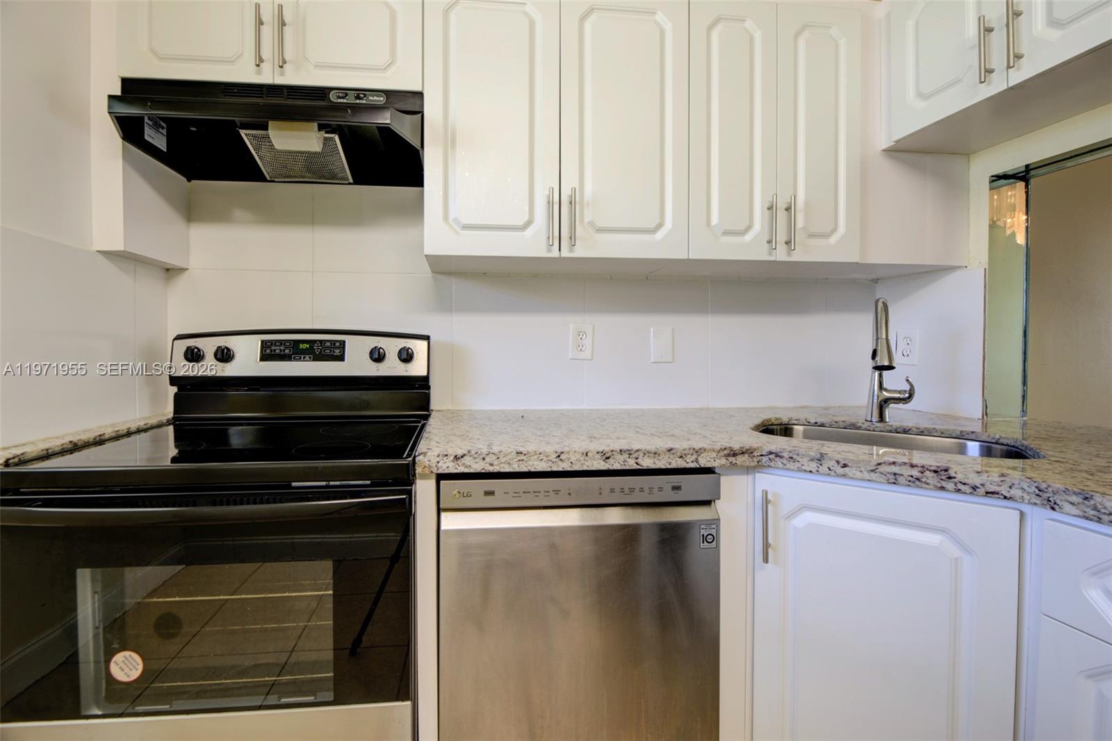 OMEGA CONDO NO 6 - Residential