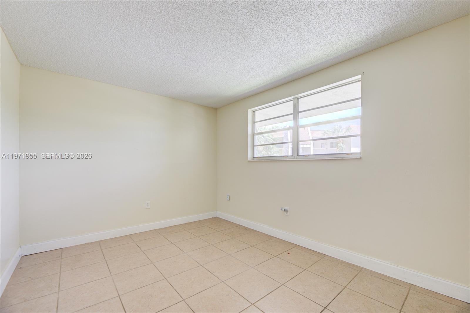 OMEGA CONDO NO 6 - Residential